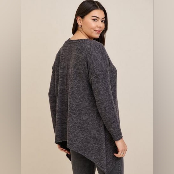 NWT TORRID SIZE 2 Super Soft Plush V-Neck Drop Shoulder Sharkbite Hem Top - Picture 3 of 12